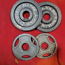 2" HOLE  OLYMPIC PLATES. 30LBs.      2-10s  2-5s  4-
11525 S HALSTED DUNKIN DONUTS/7111.S WESTERN WALGREENS 
30$  CASH ONLY AS IS.