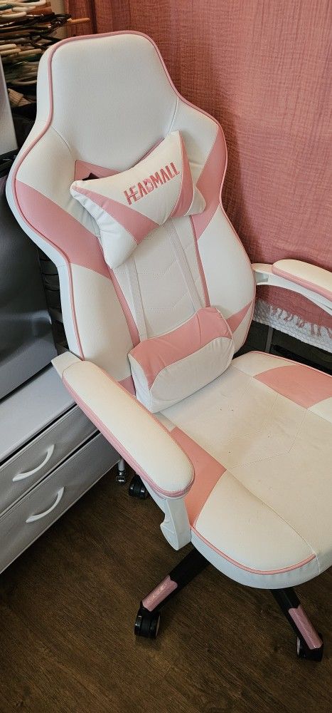 Headmall Pink and White Gaming Chair with Footrest