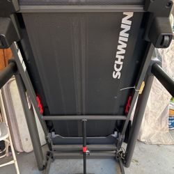 Schwinn - 810 Treadmill - Black