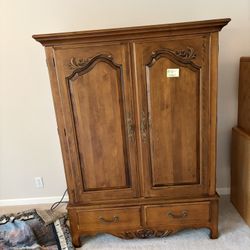 Armoire~Closet~Entertain Center~ Nice!! 50$