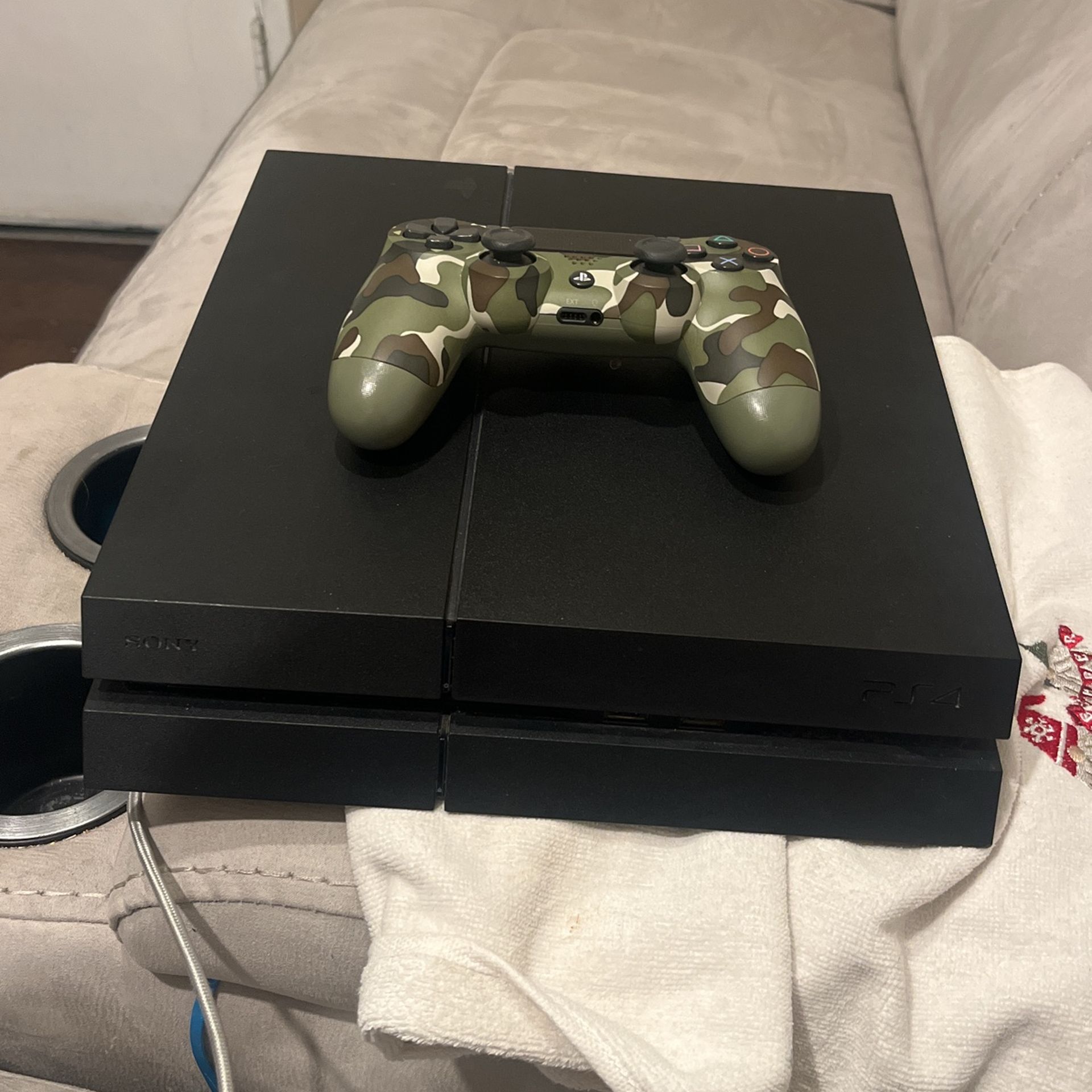 PS 4
