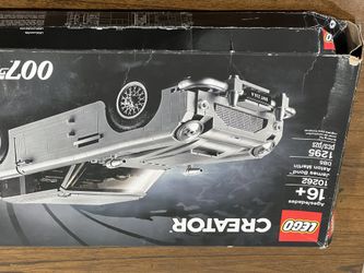 Built Lego James Bond 10262