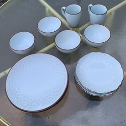 Dishes : Pfaltzgraff  $8.00   Chino, ca