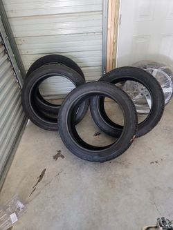 285/ 45 R22 