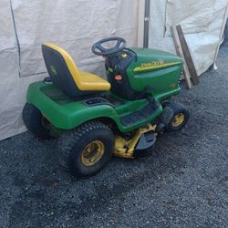 John Deere Riding Lawn Mower LT 160 Automatic 