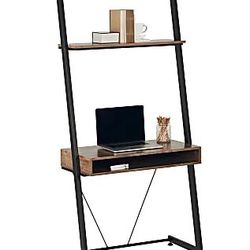 Leaning desk 
