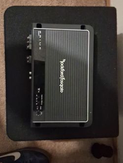 Brand new skar 8"1ohm loaded box 350 rms 700max and  Rockford fosgate r250.1 mono amp