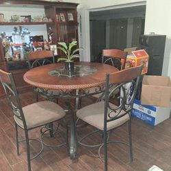 Dining Room Table 