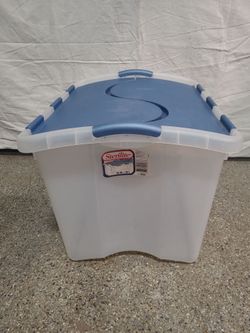 Sterilite 62 quart interlocking lid tote