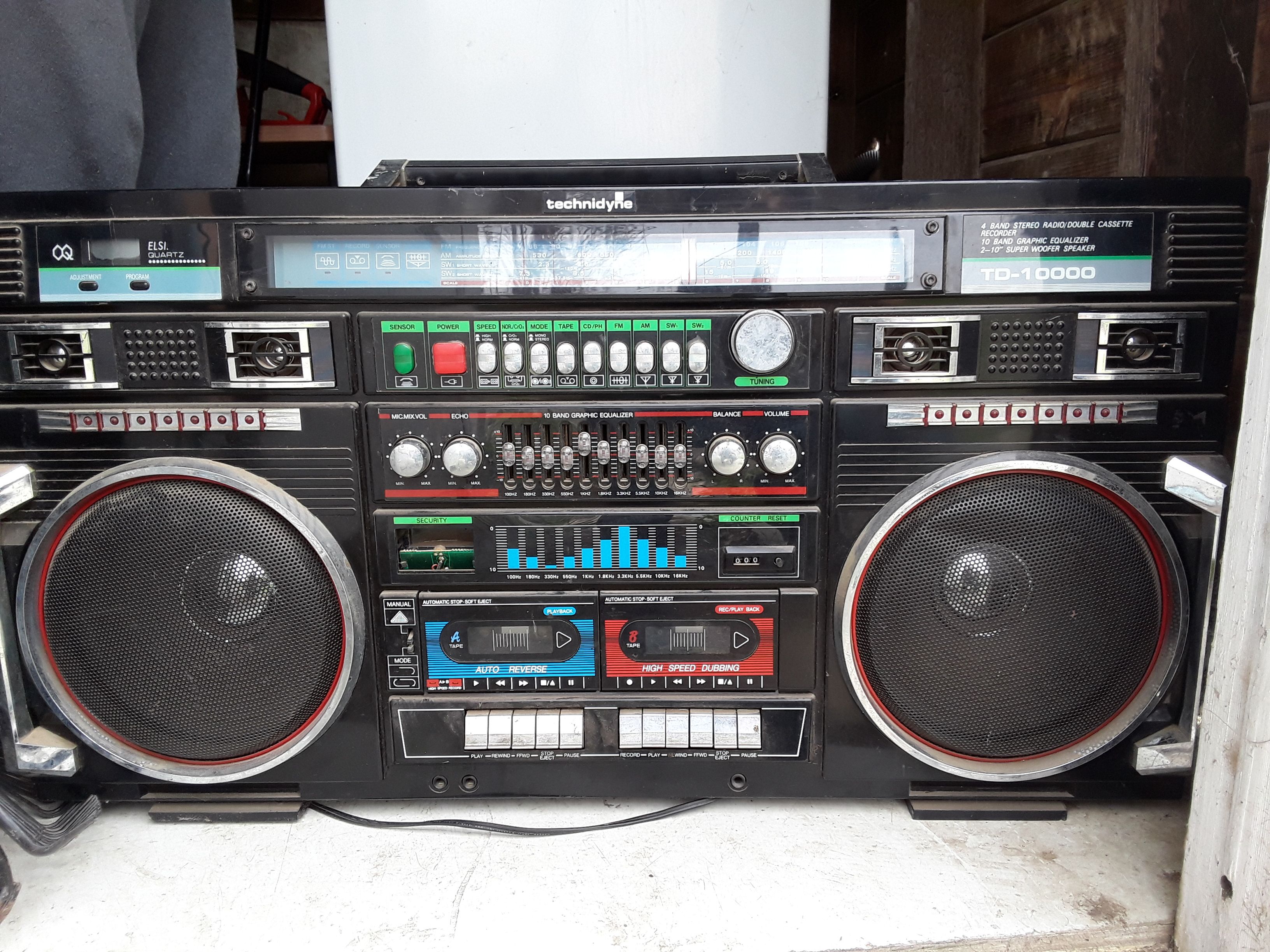 Helix Wheely-5000 Boombox (10 Band Graphic Equalizer, Auto Reverse, High Speed Dubbing, 4 Band Stereo Double Cassette Recorder, 2 10'' Super Woofers