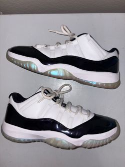 Jordan 11 iridescent sz 10.5