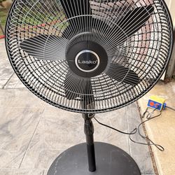 Lasko 18” oscillating pedestal fan- height adjustable