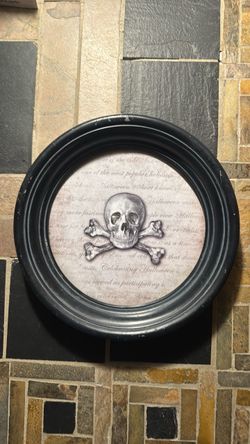 Skull & crossbones picture