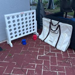 Connect 4 GoSports full set (case and disks include)