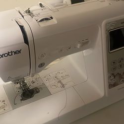 Brother SE 600 Embroidery & Sewing Machine
