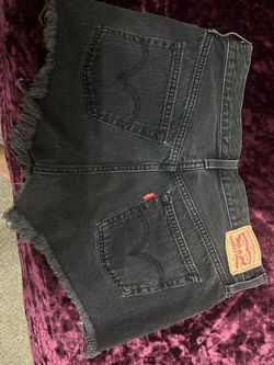 Black Women's Levi shorts