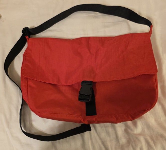 NEW BAGGU Messenger Bag Candy Apple