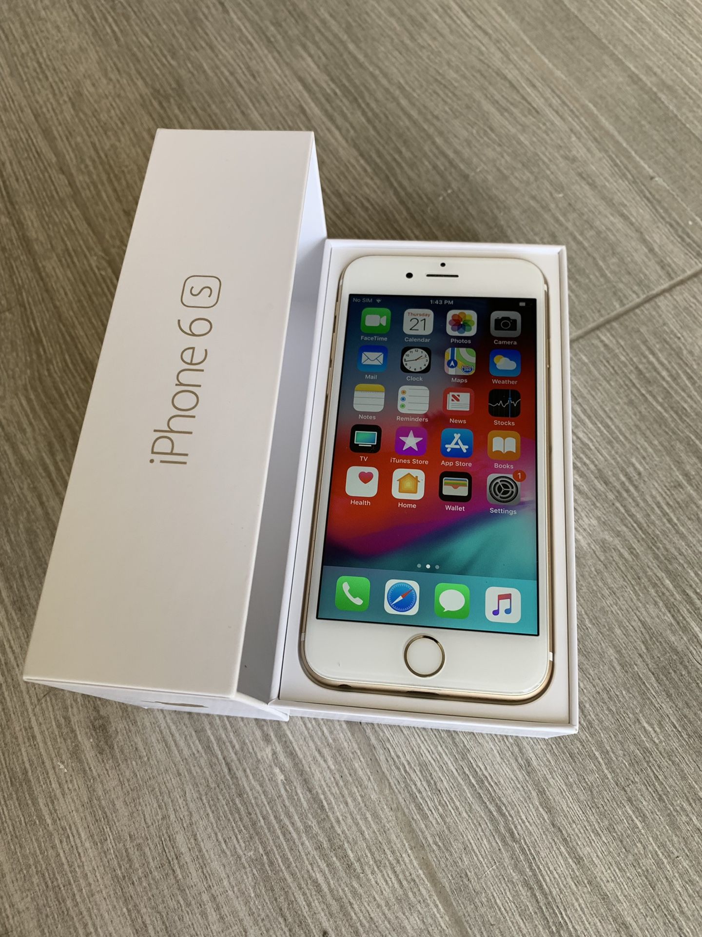 iPhone 6S Unlocked with box and charger