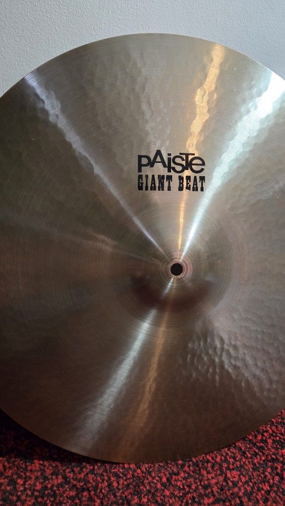 Paiste Giant Beat Thin Crash 18"...... 280 Dlls