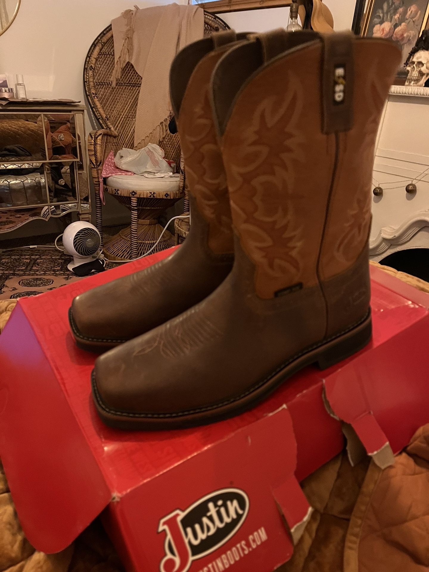 Men’s Work Boots … Brand New ! Size 12 … Steel Toe & Electrical Hazard ! $75 Firm