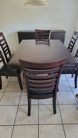 Cherry wood and black faux leather Dining set