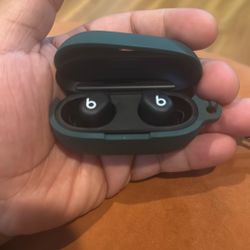 Beats Solo Pod 