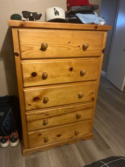 Pine dresser