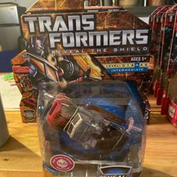 Transformers generations revealed the shield Optimus prime movie version