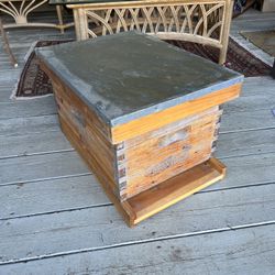 Beekeeping Box + Accessories