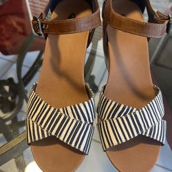 Woman’s Dr Scholls Melody Navy/White Size 10