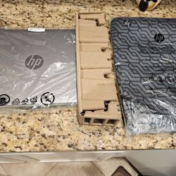 14" HP Laptop Intel Celeron Chromebook & HP Laptop Sleeve