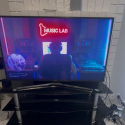 Samsung 50” 4K TV + Samsung Soundbar – Perfect Condition