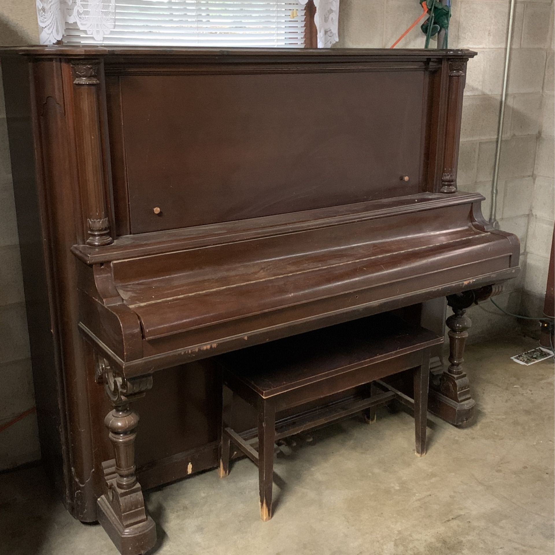 James & Holmstrom Piano