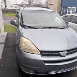 2004 Toyota Sienna