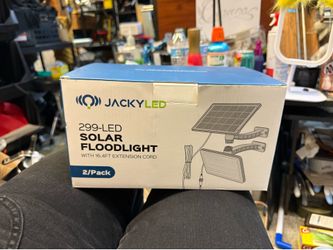 299 LED Solar Floodlight 2-Pack