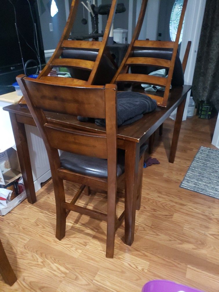Beautiful Dining Table 4 Chairs Delivered!!