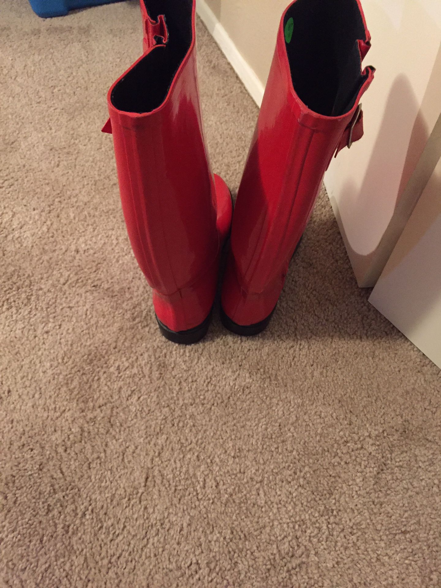 Nomad women gloss rain boots size 9 red