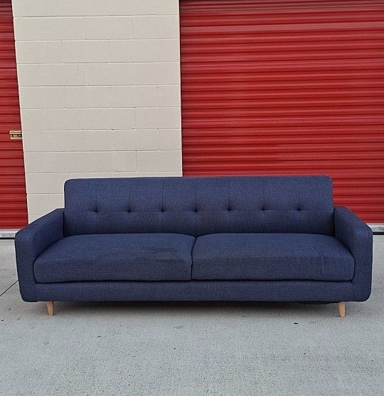 Couch, with high-quality fabric 