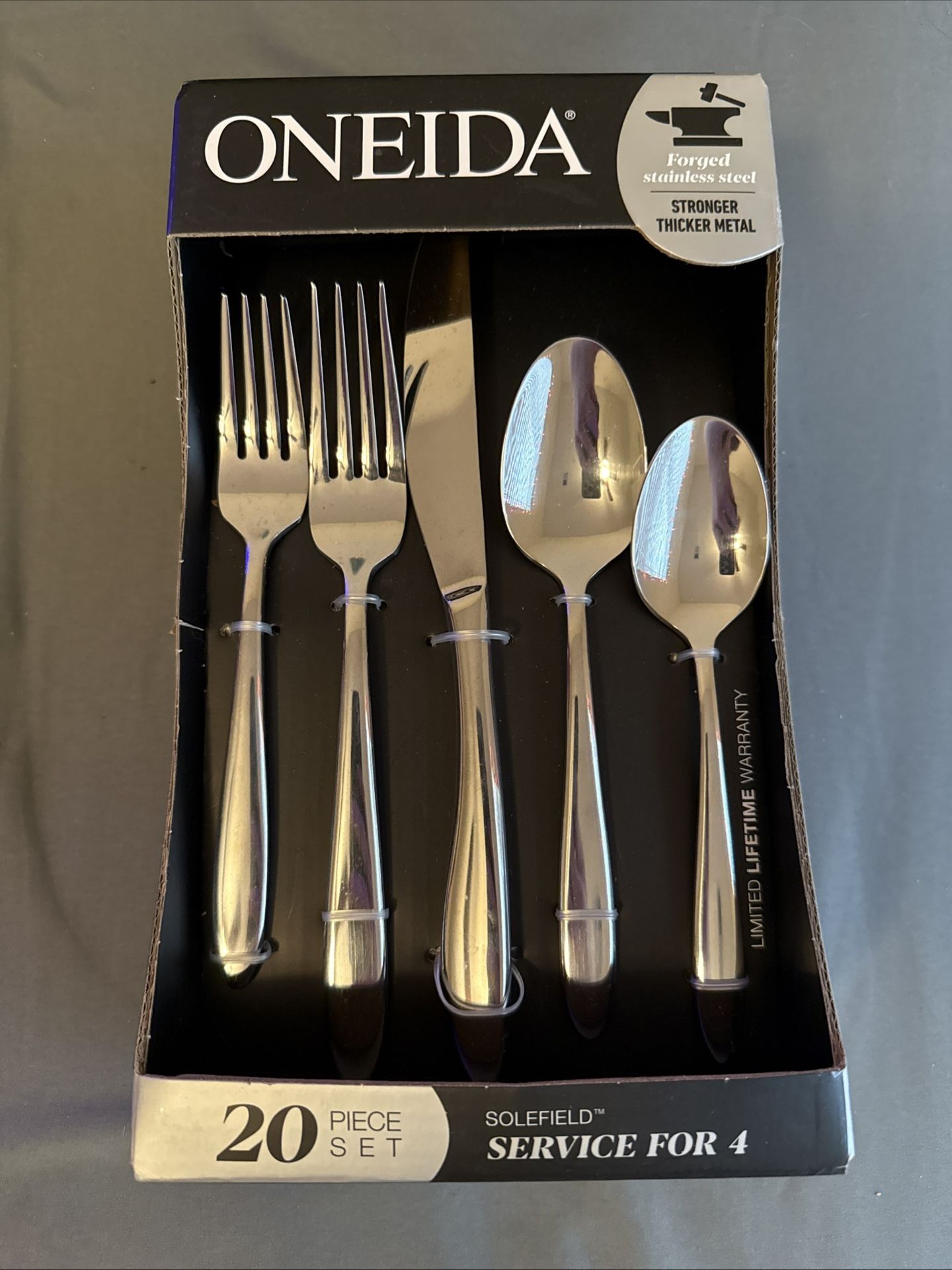 Oneida 20-Piece Brushed Stainless Steel Flatware Set for 4