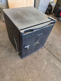 Mini fridge
