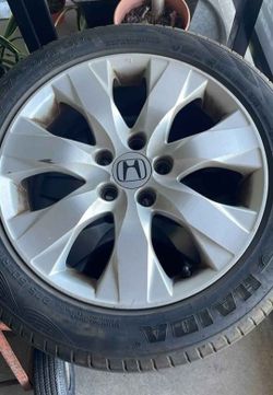 Honda accord 17" rims and tires