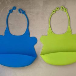 Silicone Baby Bibs With Catcher & Free Bath Shield