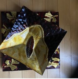 Two piece metallic tray