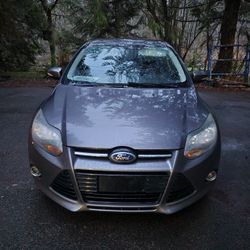 2014 Ford Focus Titanium 4dr