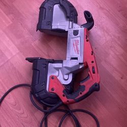 Milwaukee. Deep cut band saw