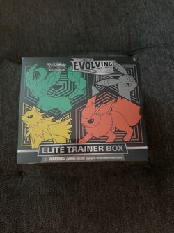 Pokémon Evolving Skies Elite Trainer Box
