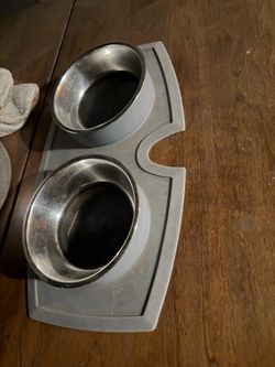 Dog bowl tray