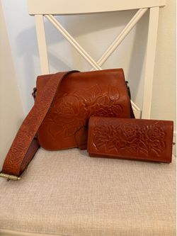 LEATHER Patricia Nash purse and wallet
