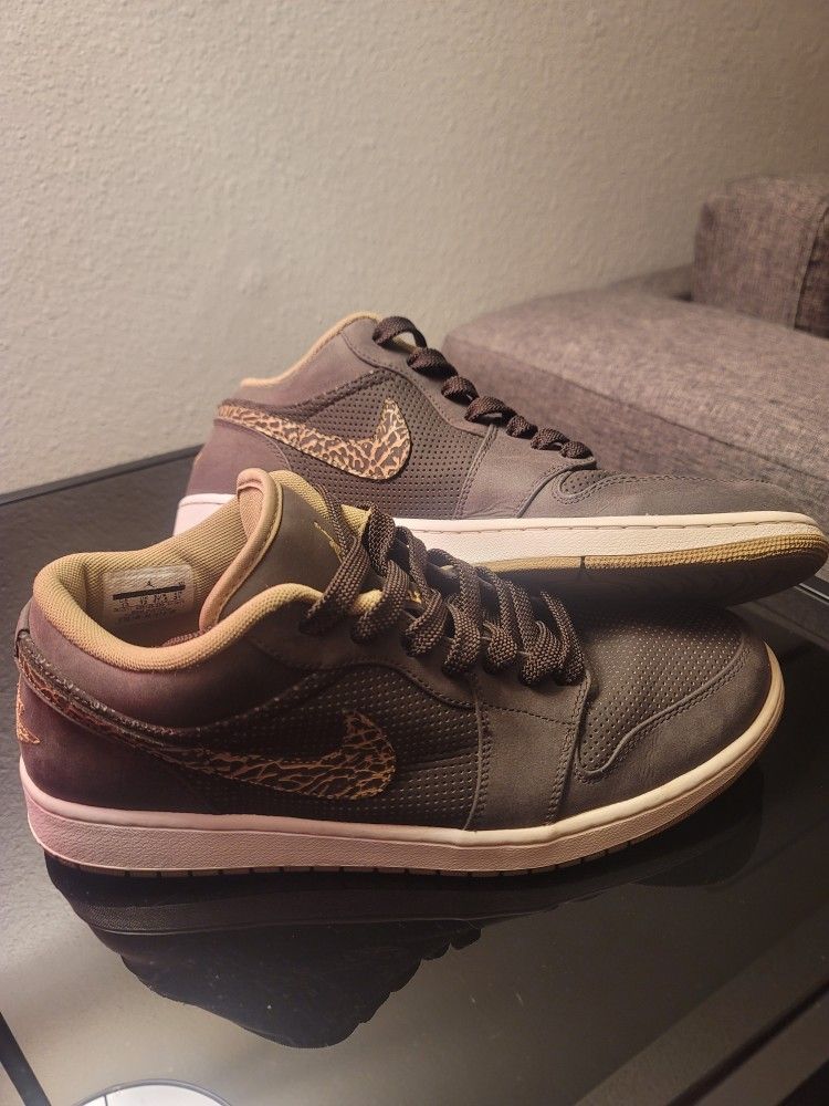 Jordan 1 Low SE Dark Cinder Safari Print