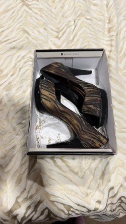 Carlos Women Shoes Size 9—new 